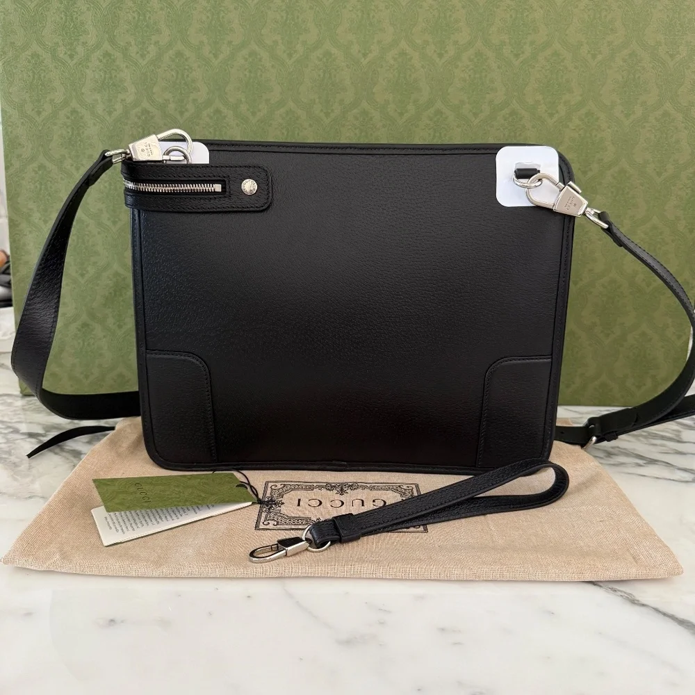 Gucci 735111 Unisex Black‎ Saffiano Leather Messenger Bag
